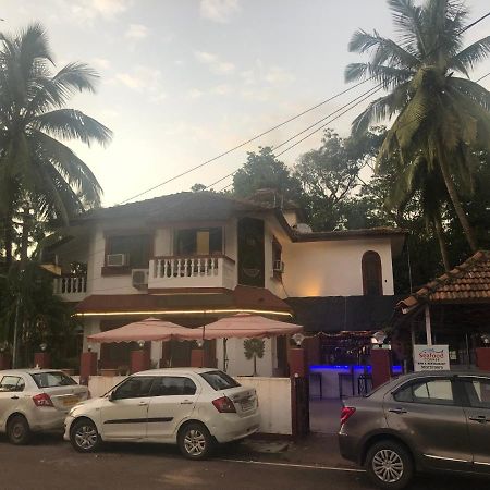 Big Daddy'S Inn แคนโดลิม ภายนอก รูปภาพ